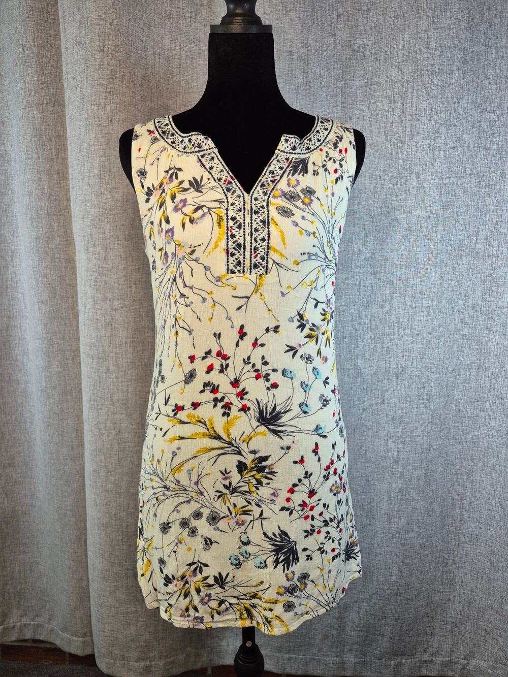 Skies Are Blue Floral Mini Dress XS Sleeveless Embroidered Neckline Lined Boho